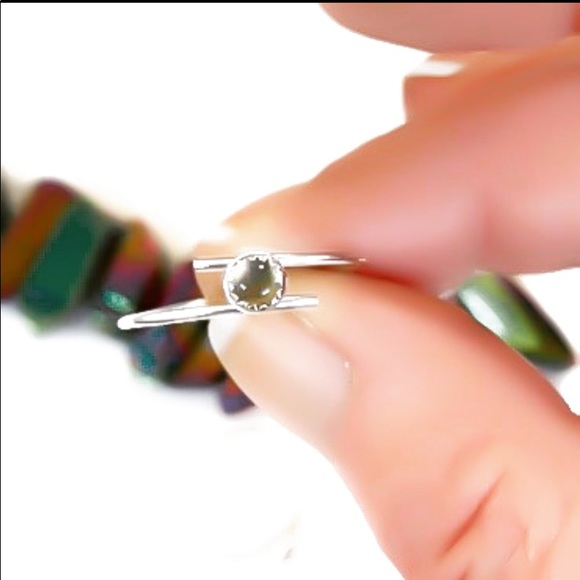 925 Sterling Silver 4mm Labradorite Bypass Ring - Picture 3 of 14